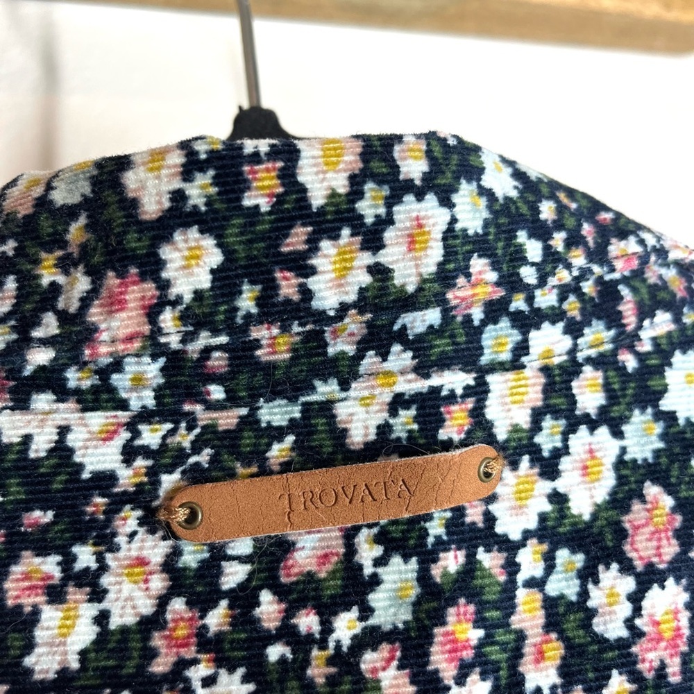 Like New Trovata Floral Button Down Corduroy Shir… - image 8